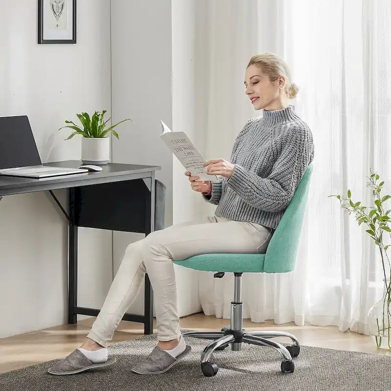 Adjustable Swivel Office Desk Chair with Wheels